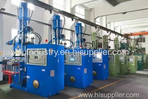 Rubber injection molding machine