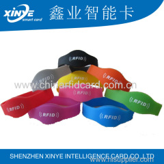13.56mhz Adjustable silicone ntag216 passive rfid wristband