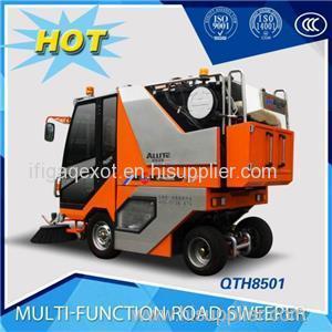 Multi-functional CE Certificate Diesel Euro 5 Road Sweeper