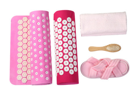 Yoga Kit contains 1PC Acupressure 1PC Acupressure pillow 1PC towel 1Pair slipper 1PC hair brush
