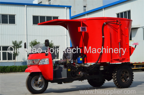 Small animal feed mixer wagon cattle fodder processor and spreader 