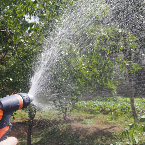 Plastic adjustable garden spray gun set