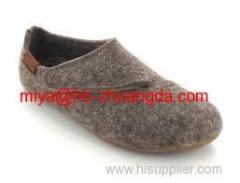 comfortable wool felt shooes for adult kids wearing at home in Spring Summer Fall and Winter