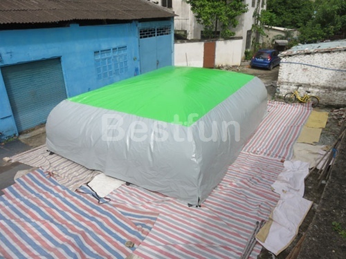 Inflatable foam pit stunt jump air bag