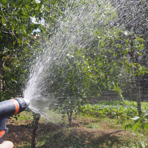 Metal 2-way garden hose nozzle