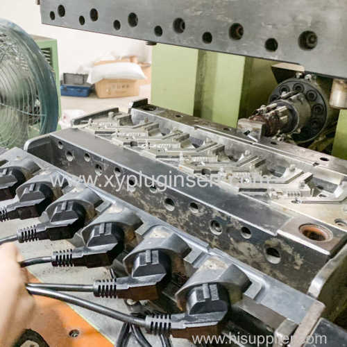 plugs moulds plugs mold plug tooling  with injection machine  solutions