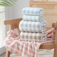 Premium Softness & Excellent Absorbency: Checkered Design Coral Fiber Hand/Beach Towel