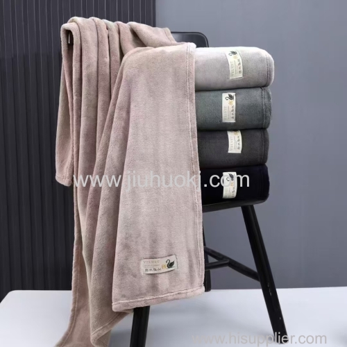 100% cotton candy-colored bath towels can be customized with small square towels and bath towels
