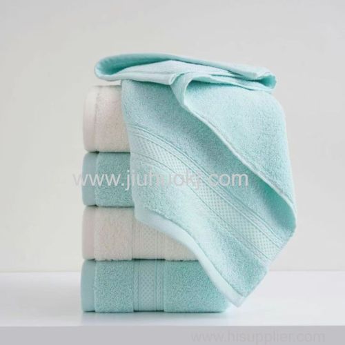 100% cotton candy-colored bath towels can be customized with small square towels and bath towels