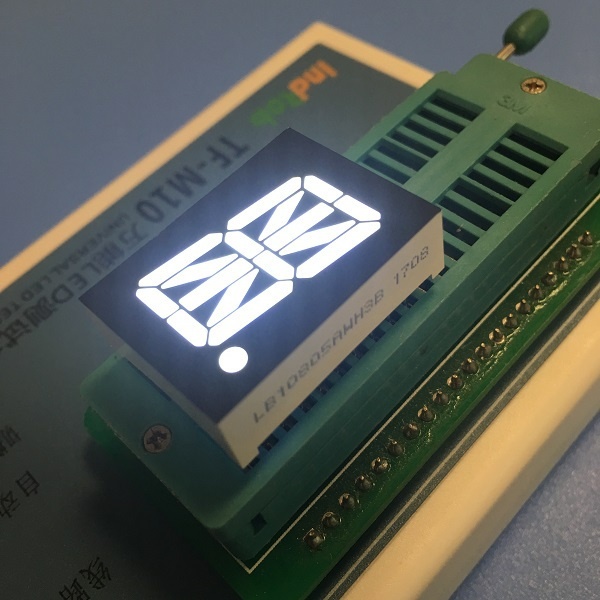 Ultra White Single Digit Common Anode 0.8inch 16 Segment Alphanumeric LED Display For Elevator Indicator