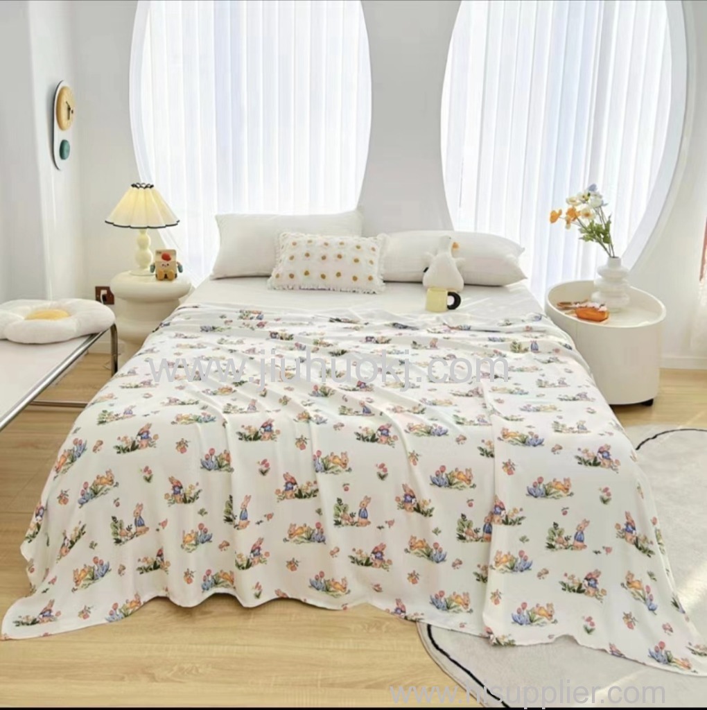 Lightweight Natural Material Allergy-Free Quilted Throw for Hot Seasons