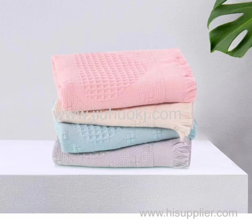Luxurious Feel of Peony Patterned Pure Cotton Bath Towels Gentle On Skin & Eco-Friendly