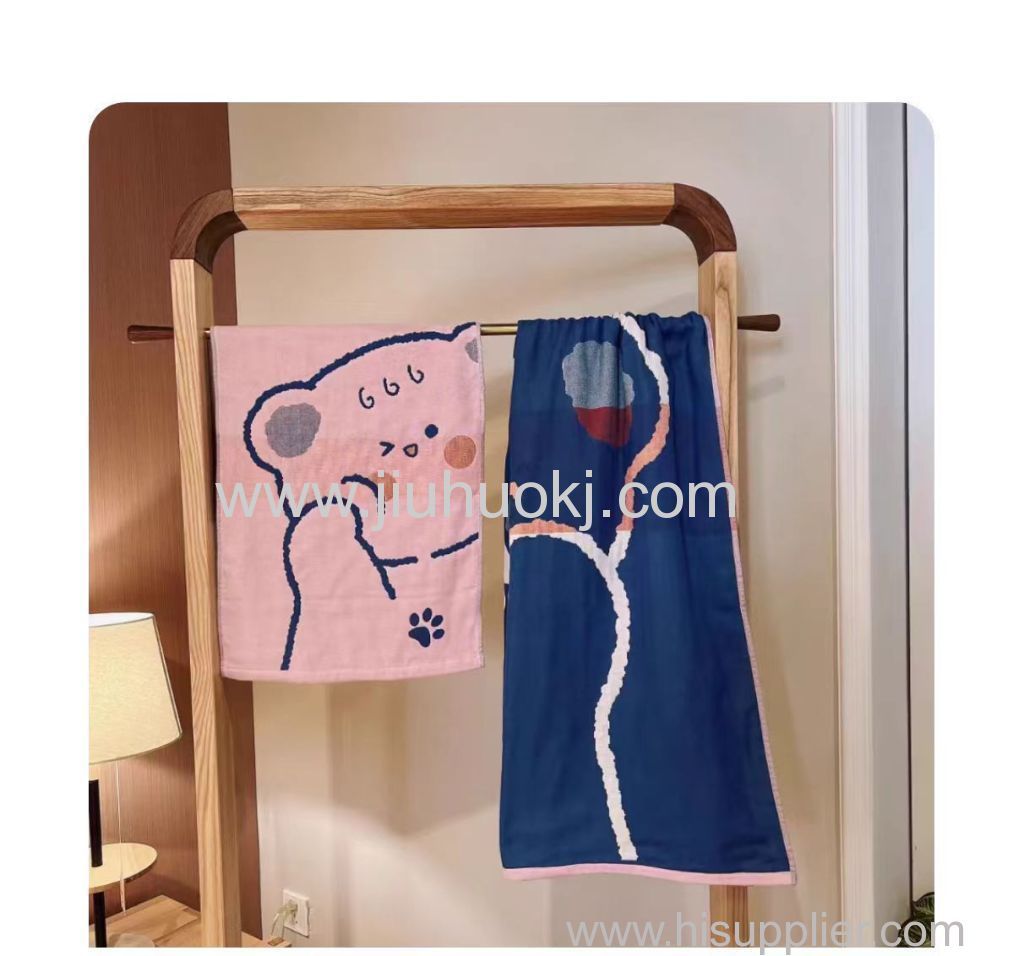 Large Gauze Bath Towel with Superior Breathability and Good Water Absorption