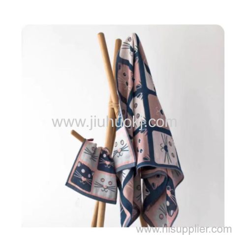 Large Gauze Bath Towel with Superior Breathability & Water Absorption