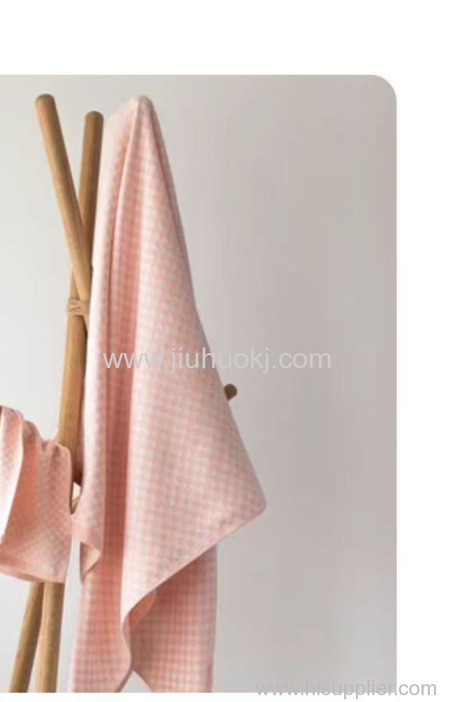 Large Gauze Bath Towel with Superior Breathability & Moisture Absorption1