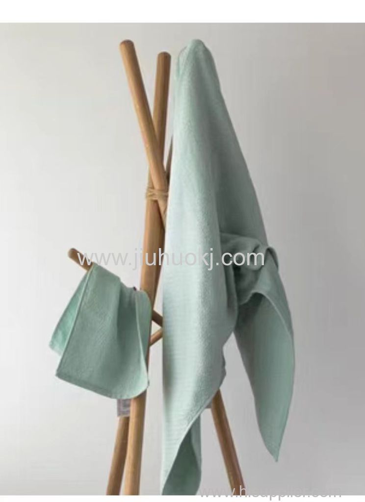Large Gauze Bath Towel with Superior Breathability & Moisture Absorption1