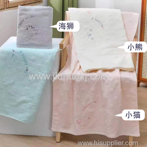 Durable Dual-Ply Polka Dot Design Bath Towel - Superior Moisture Wicking