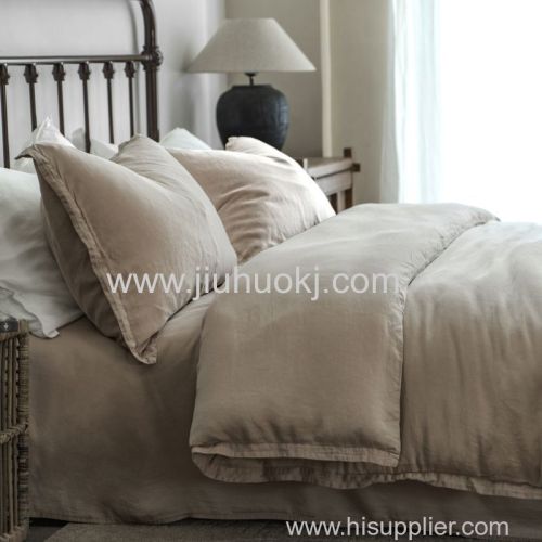 Elegant Solid Colored Sheet Ensemble: Versatile Plain Material Ideal for Any Season