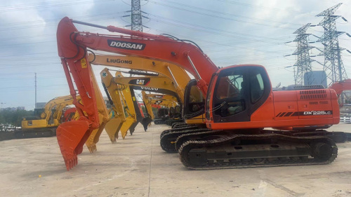 Used Doosan DX225lc Excavator