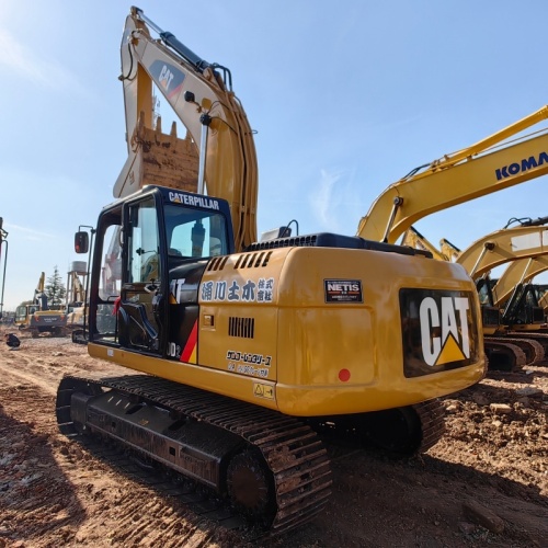 Used Caterpillar 320D2 Excavator