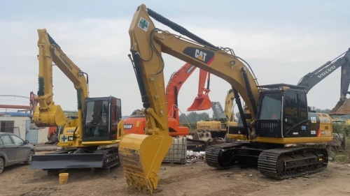 Used Caterpillar 320D2 Excavator