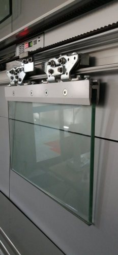 Sliding door glass clamp