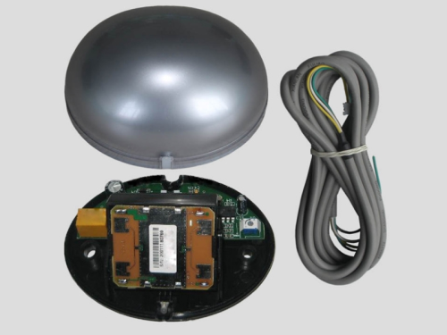 Microwave infrared sensors for glass door