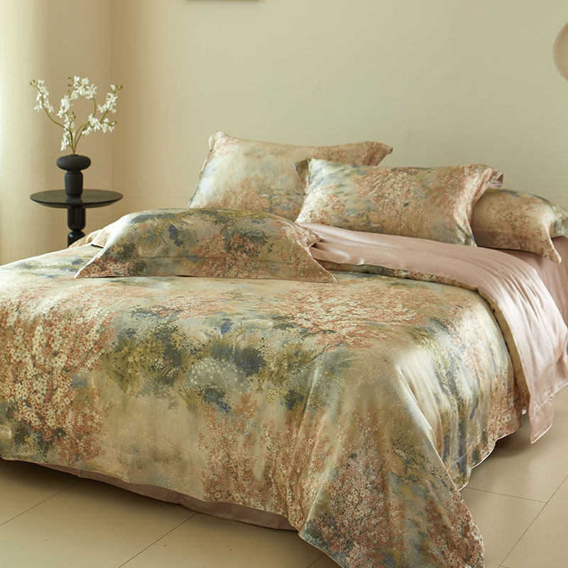 Luxury 25 Momme Silk Bedding Set: Digital Floral Print & Sateen Weave