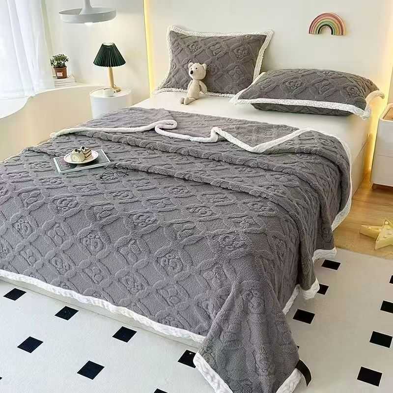 Hot-Selling Sourcing Pick! Lambswool Composite Blanket - Dual-Use for Laying & Covering, Ultra Warm & Cozy, High Cost-Effectiveness