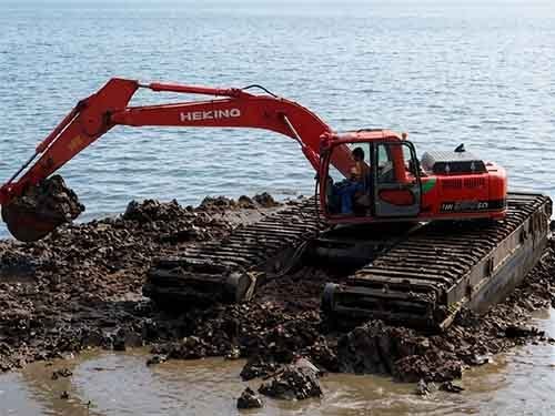 Wetland Construction Excavator for Flood Control Projects