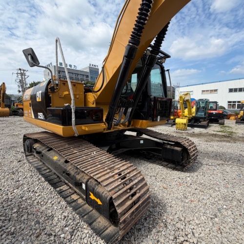 Hot Sale Japan Made Used Excavator Caterpillar 25Ton Sufficient Stock Available Caterpillar CAT325 CAT325D2L Excavator