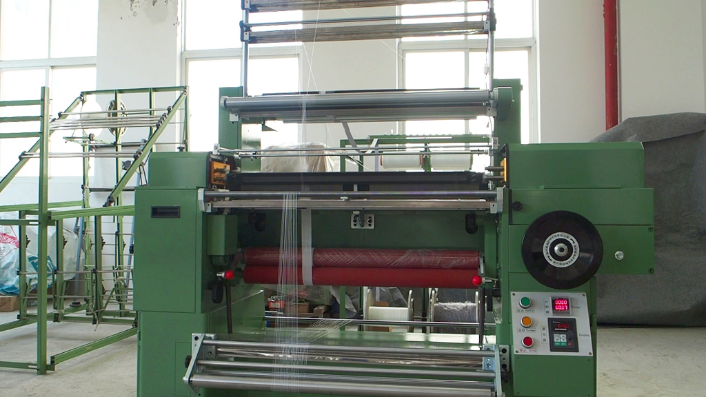 CO 762 B3 crochet machine rear yarn path