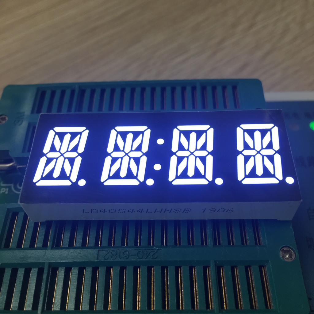 13.8mm 4 Digits 14 Segment Alphanumeric LED Display