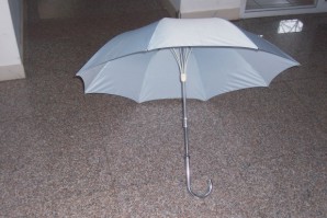 easy-to pull umbrella