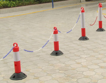 Plastic chains Roadway SafetyPlastic stanchionsw