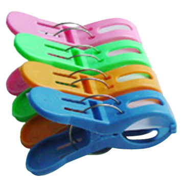 Plastic Clothes Pegs