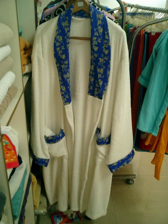 100% cotton bathrobe