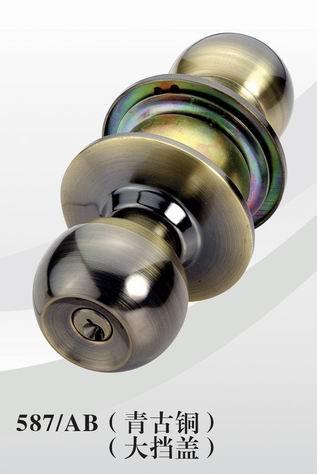 Cylindrical knob lock