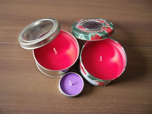 scented candle in tin